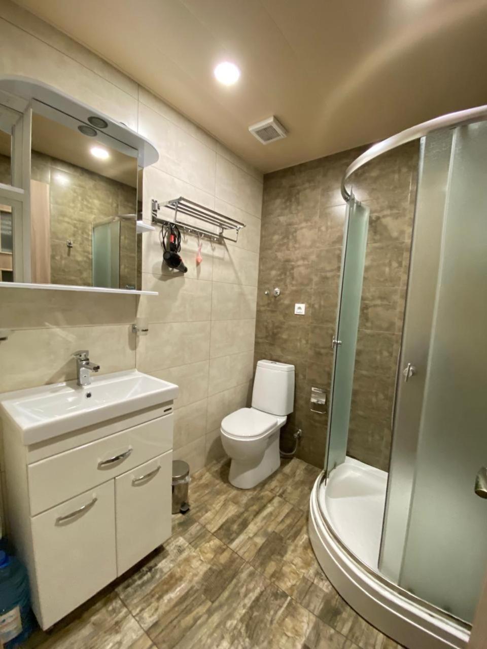 5 Rooms Near 300 Aragveli Metro Station Tbilisi Quarto foto
